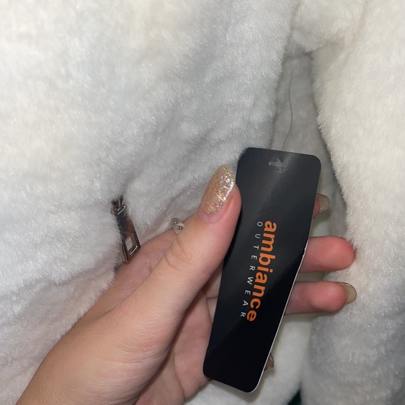 new!! fashion nova white faux fur bomber jacket - Picture 3 of 3